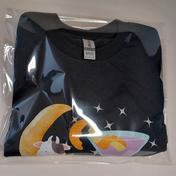 GIRLS NIGHT OUT. Cute tee for the gal's night of partying with the girls. - Picture 11 of 12